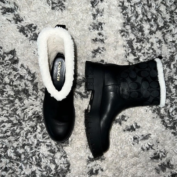 Coach Chelsea Boots - Picture 3 of 5